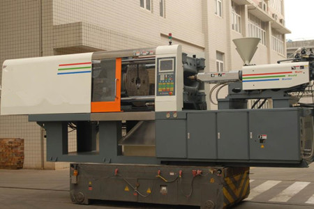 如何清洗伺服節(jié)能注塑機(jī)螺桿？清洗方法分享！